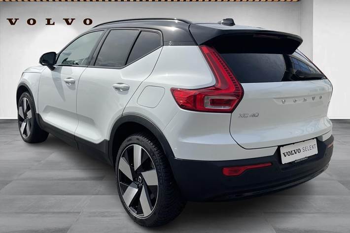 Hvid Volvo XC40 fra 2024