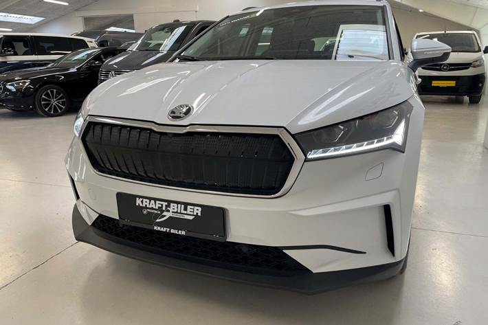 Hvid Skoda Enyaq fra 2022