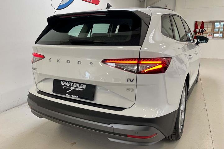 Hvid Skoda Enyaq fra 2022