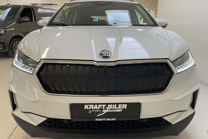 Hvid Skoda Enyaq fra 2022
