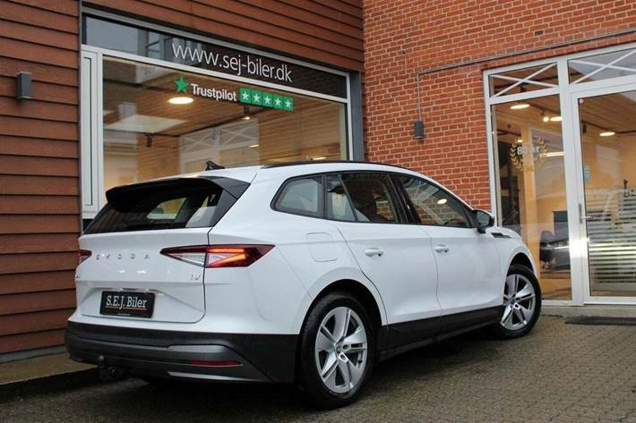 Hvid Skoda Enyaq fra 2021