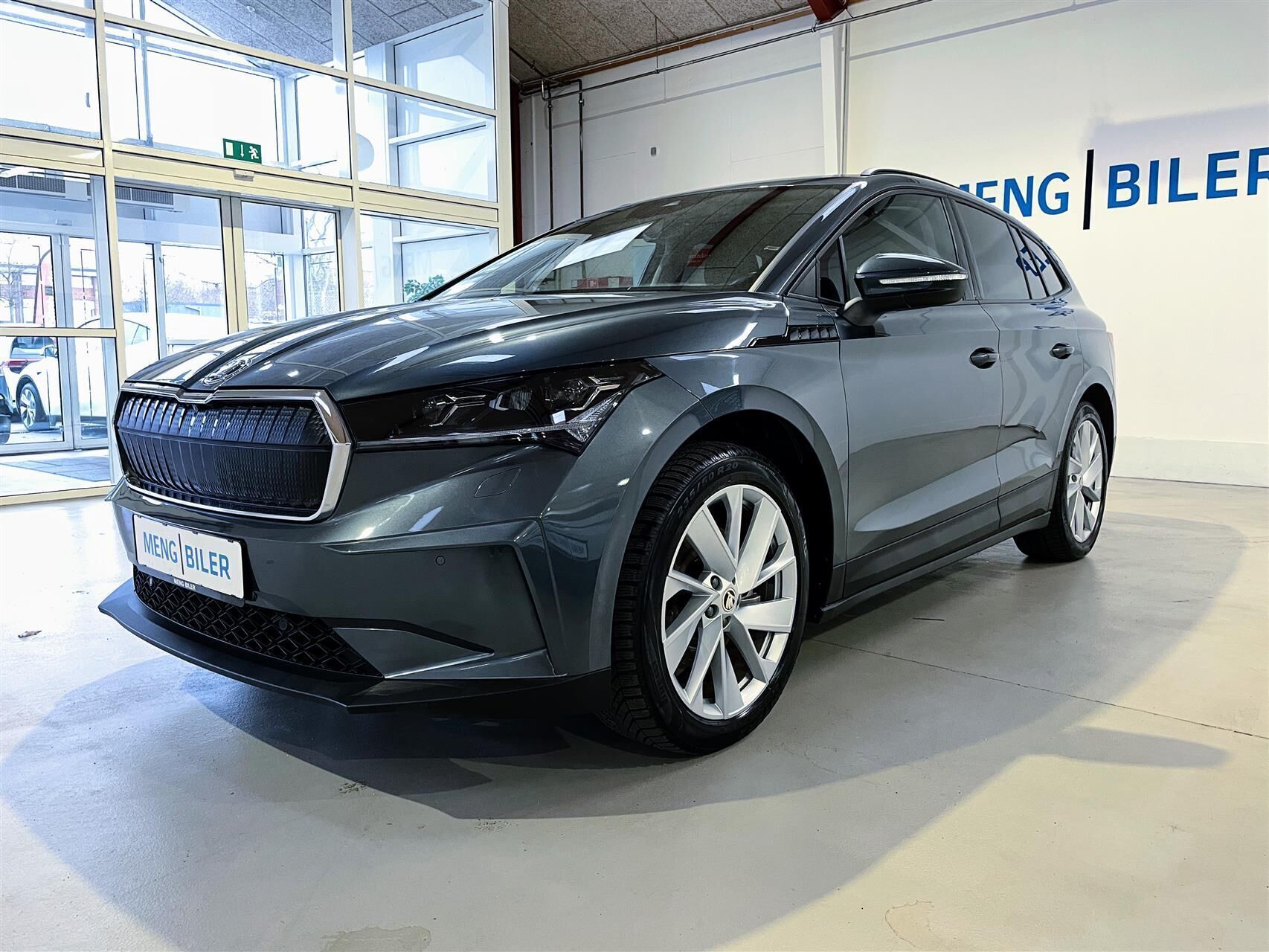 Grå Skoda Enyaq fra 2021
