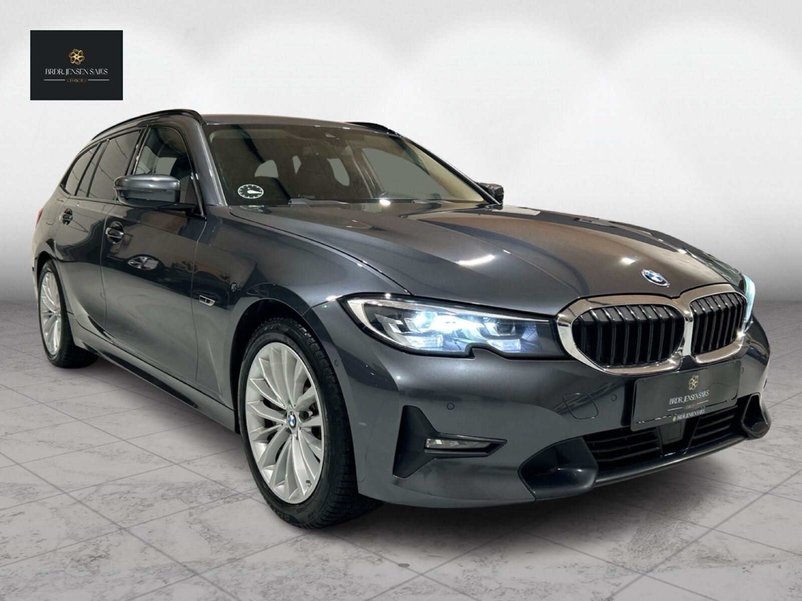 BMW 330e 2,0 Touring Plugin-hybrid Sport Line Steptronic 292HK Stc 8g Aut.