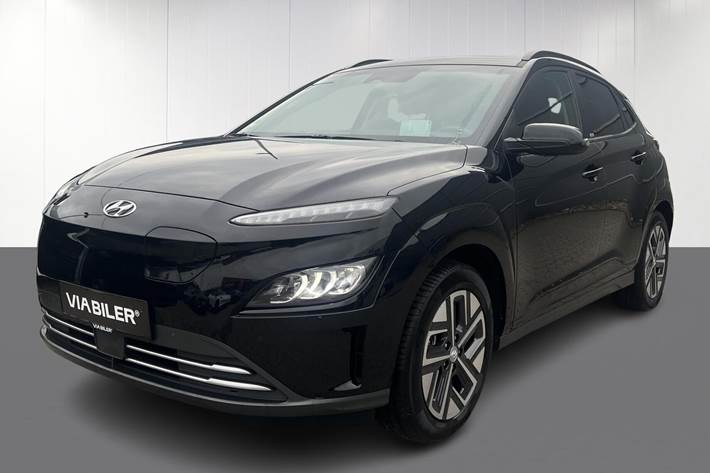 Sort Hyundai Kona fra 2021 set udefra