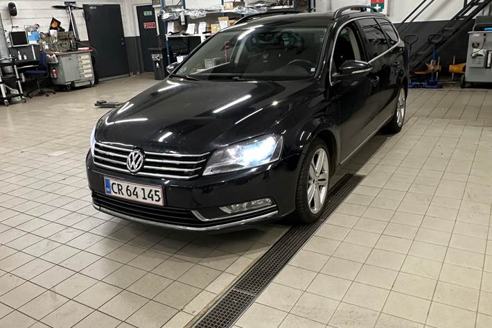 Sort VW Passat fra 2011