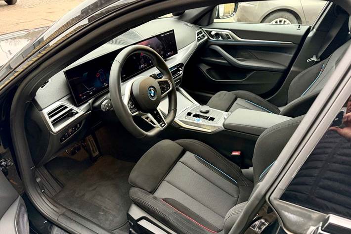 Sort BMW i4 fra 2025