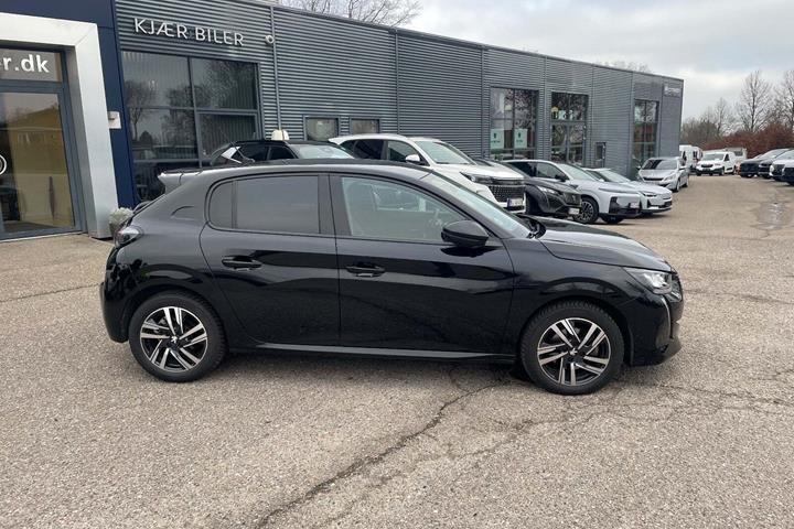 Sort Peugeot 208 fra 2023