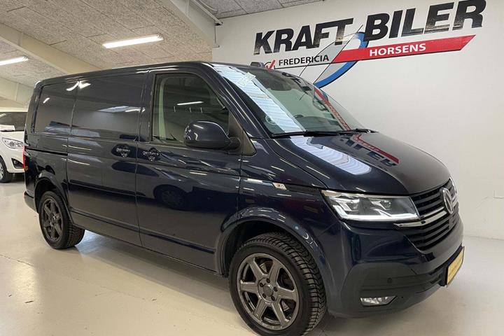 Blå VW Transporter fra 2020
