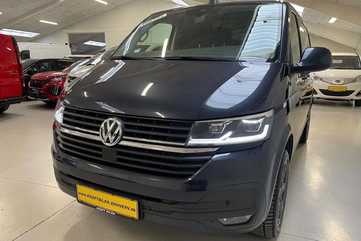 Blå VW Transporter fra 2020