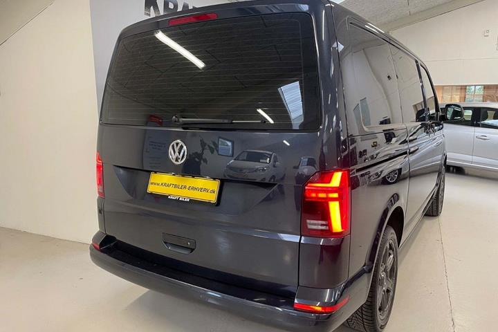 Blå VW Transporter fra 2020