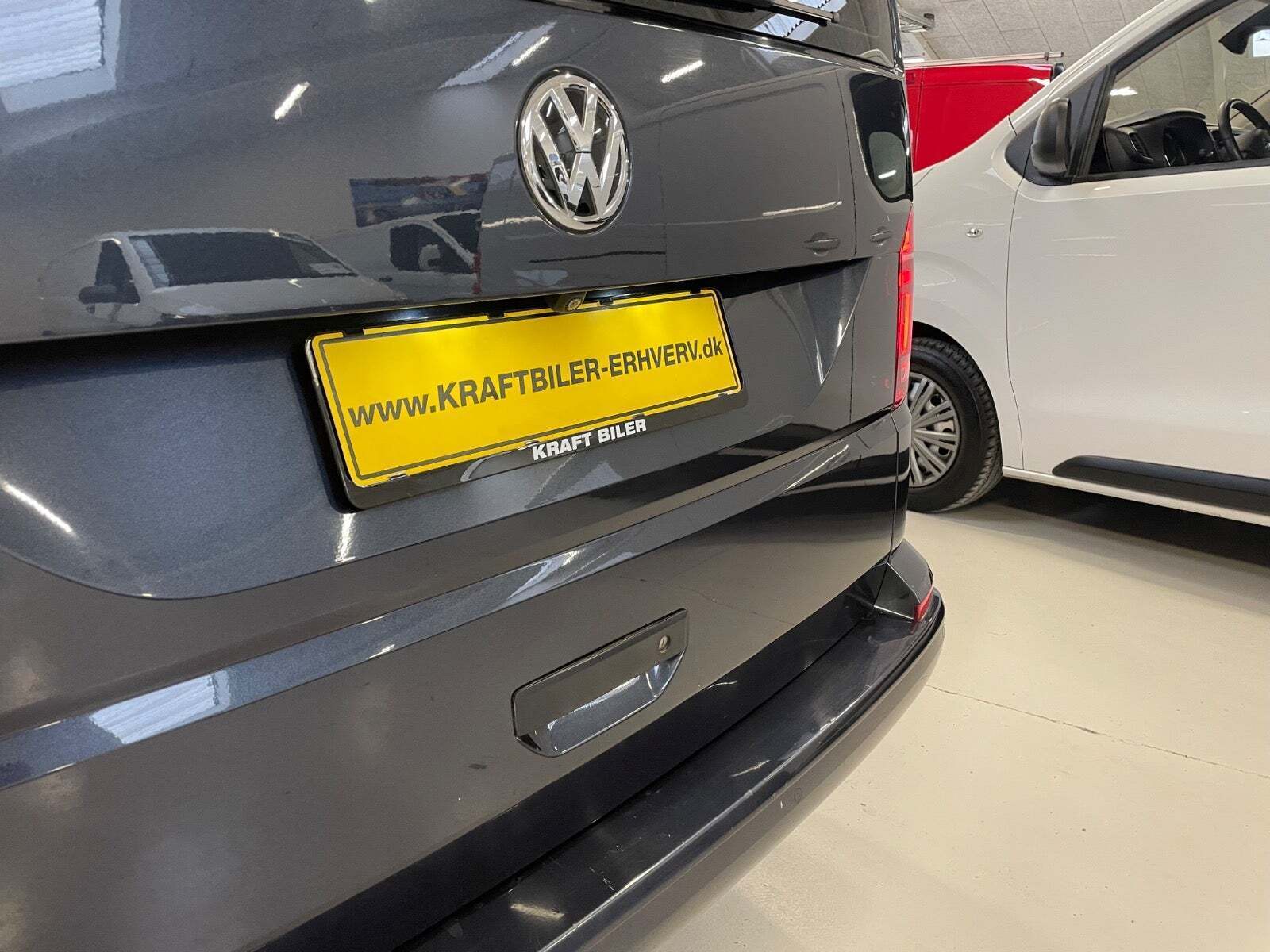 Blå VW Transporter fra 2020