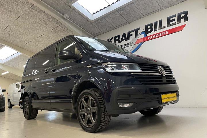 Blå VW Transporter fra 2020