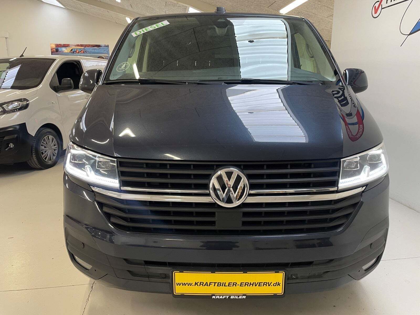Blå VW Transporter fra 2020