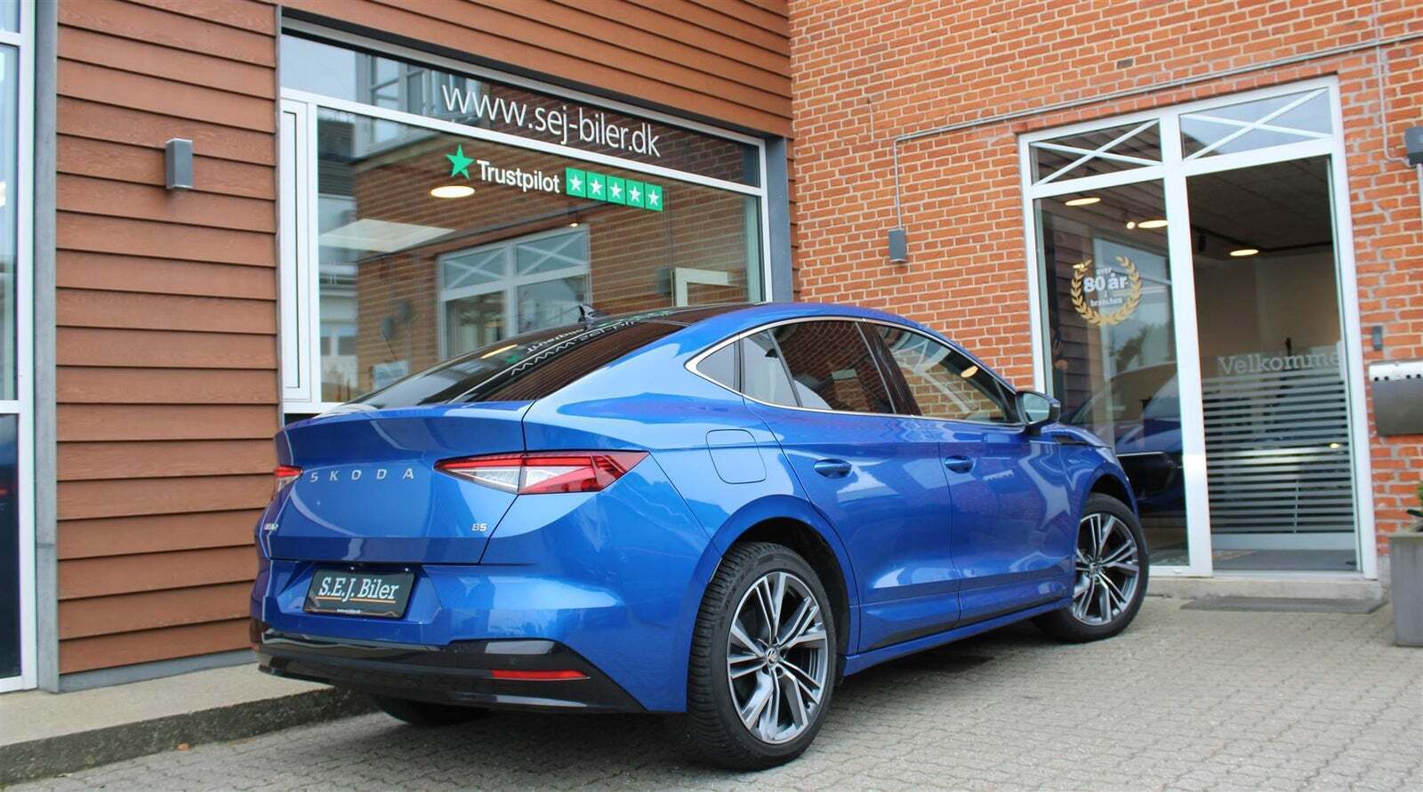 Blå Skoda Enyaq fra 2024