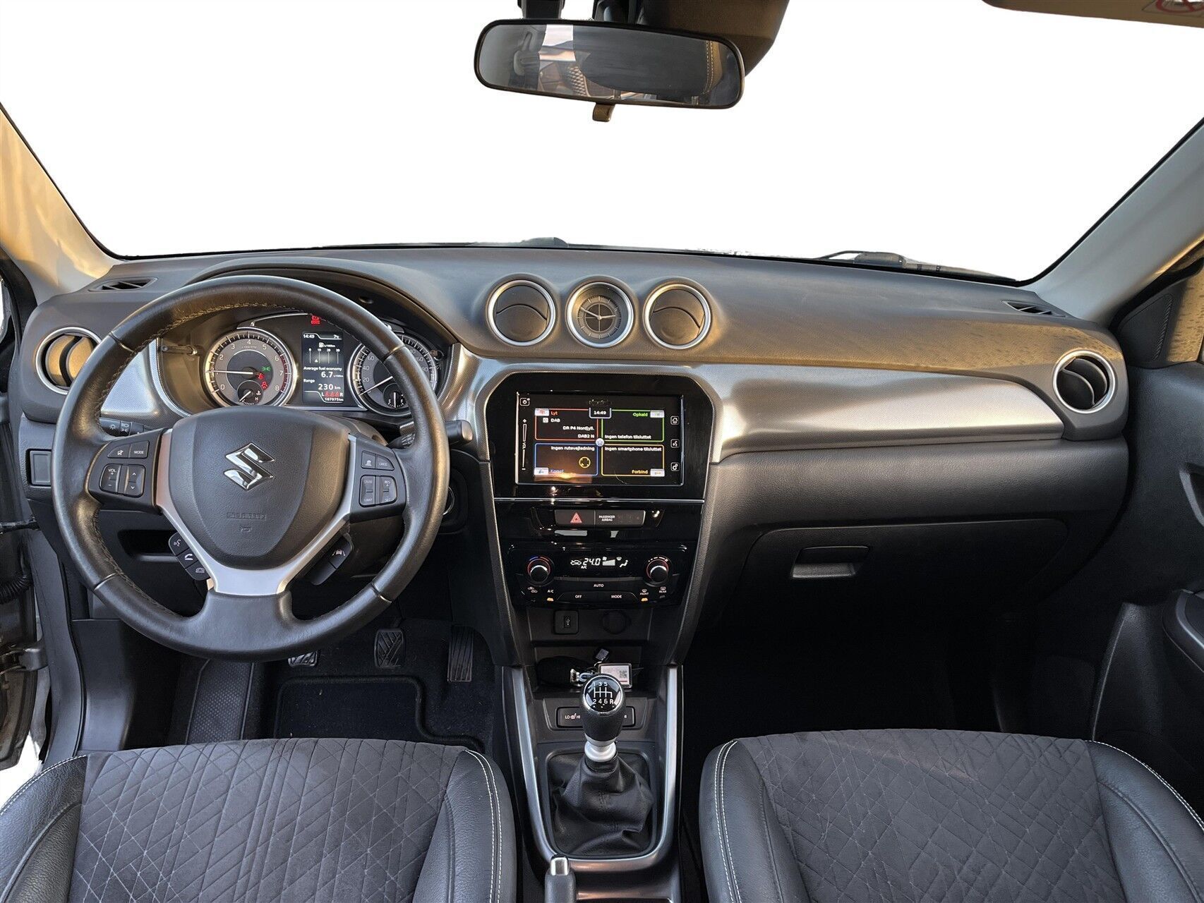 Sort Suzuki Vitara fra 2018