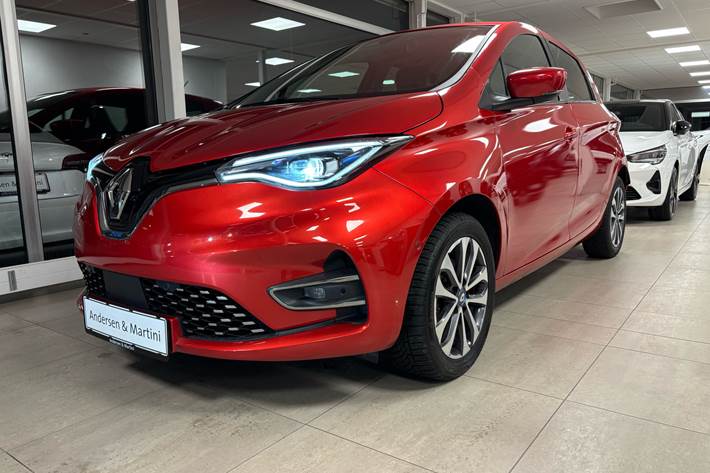 Rød Renault Zoe fra 2021 set udefra