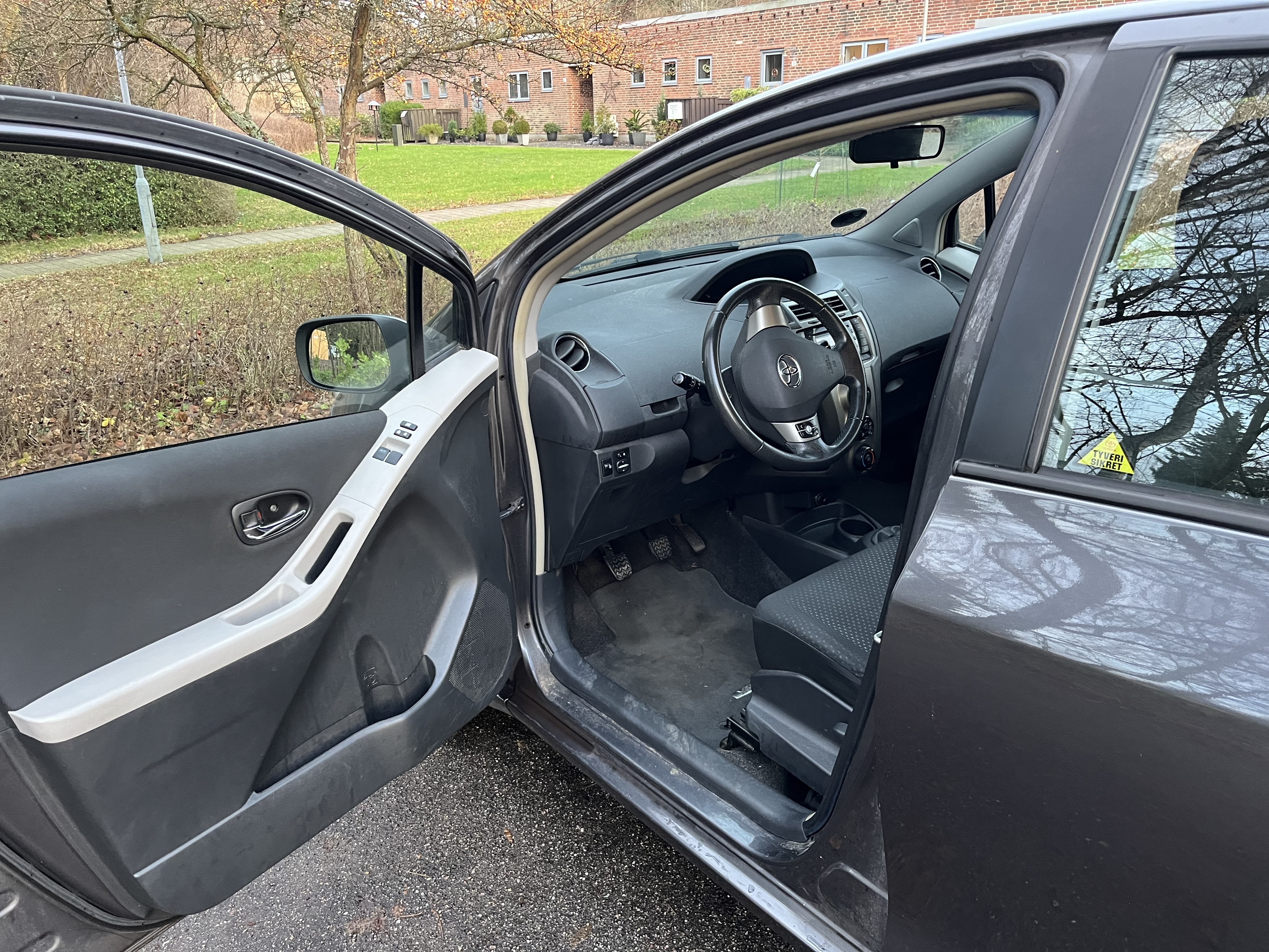 Toyota Yaris 1,3 MAN. 6. 5D STOP&