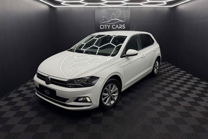 Hvid VW Polo fra 2019 set udefra