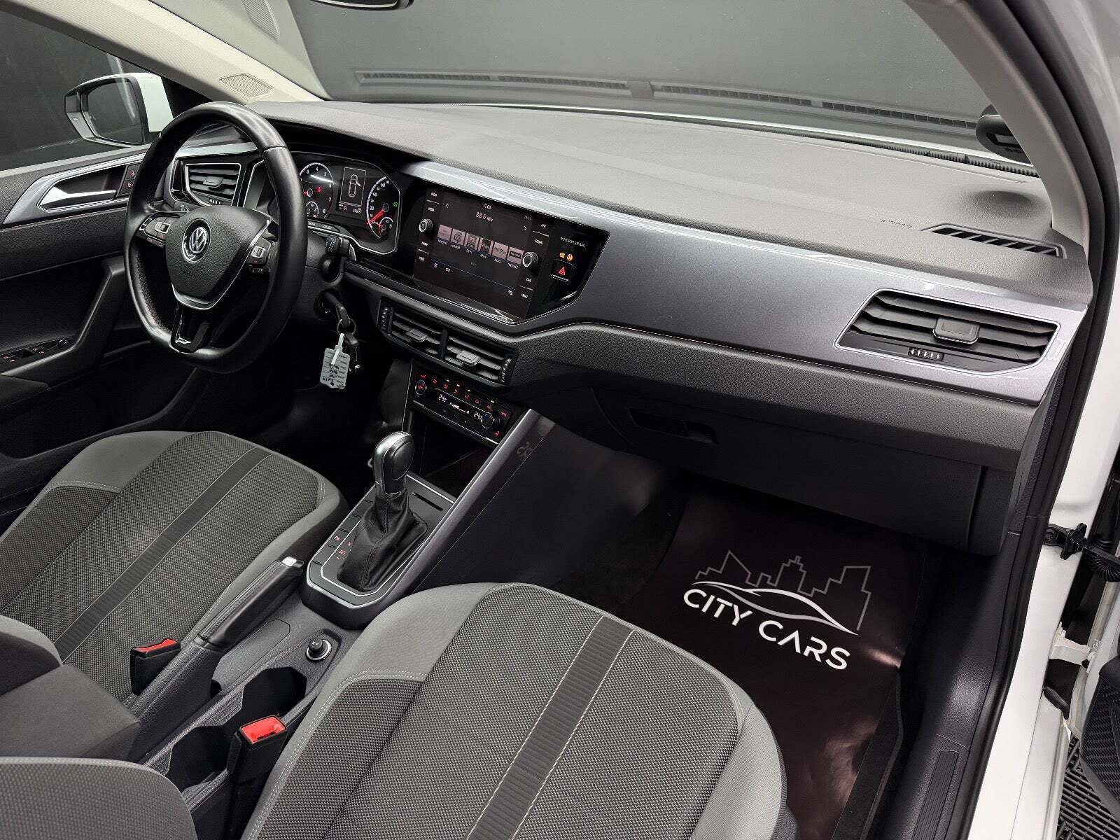 Hvid VW Polo fra 2019