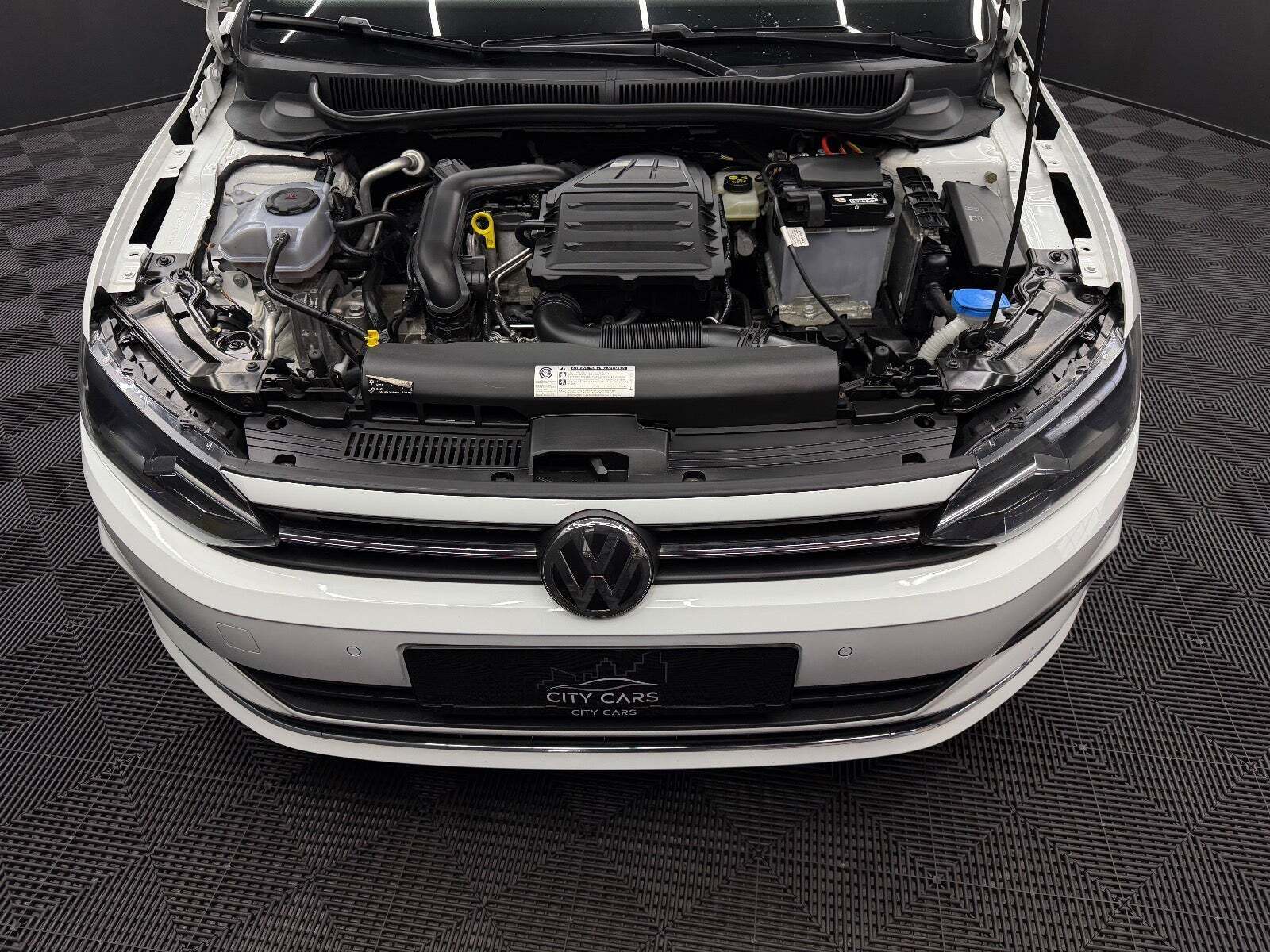 Hvid VW Polo fra 2019