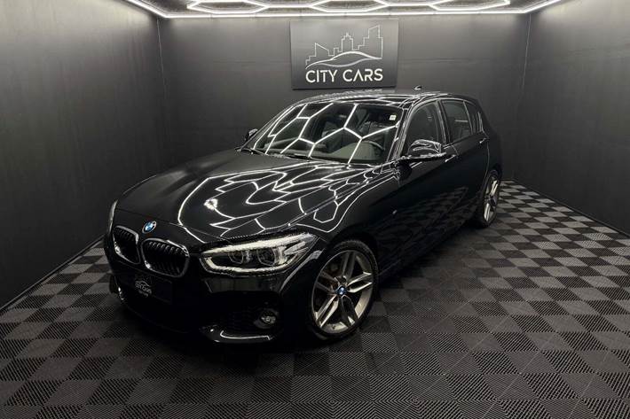Sort BMW 118i fra 2019