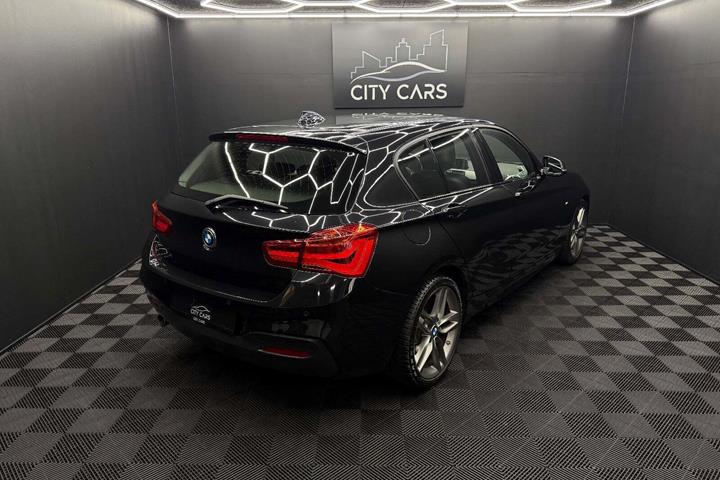 Sort BMW 118i fra 2019