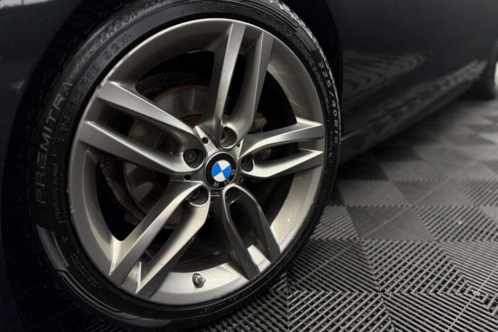 Sort BMW 118i fra 2019