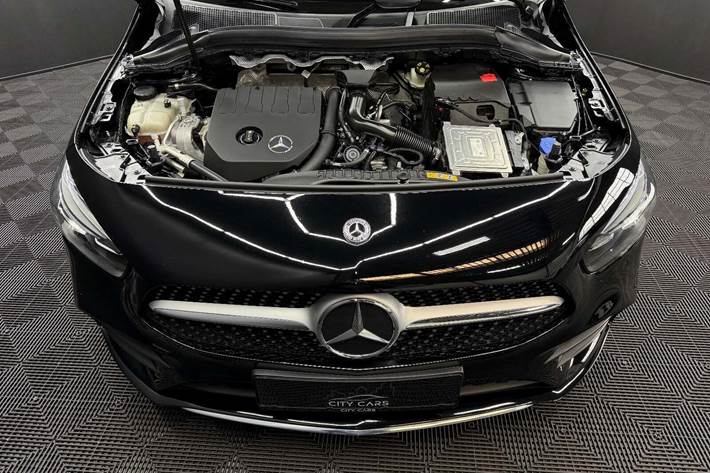 Sort Mercedes B200 fra 2020