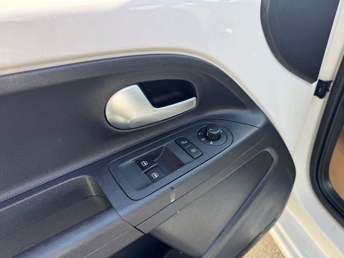 Hvid VW UP! fra 2019