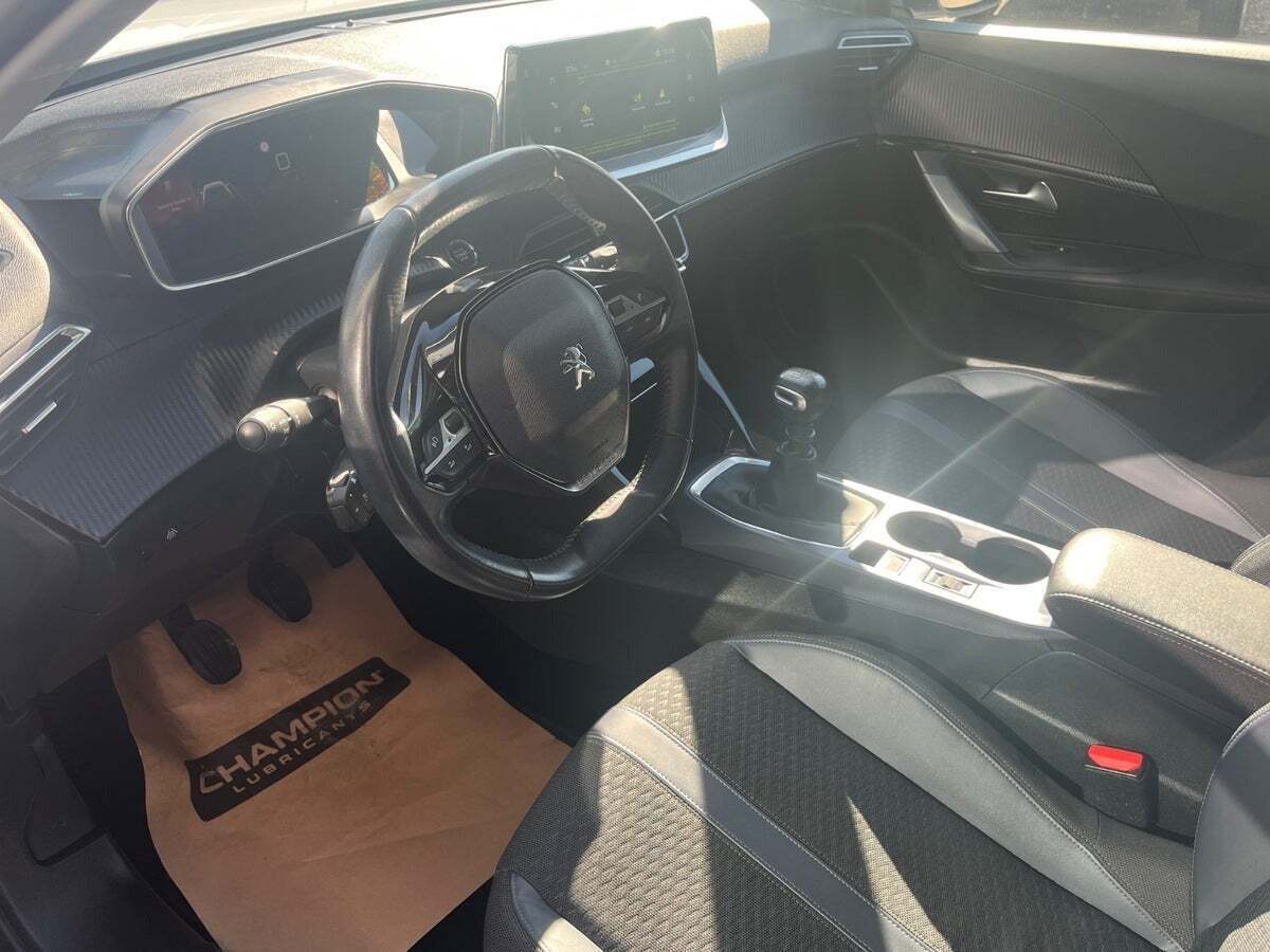 Peugeot 2008 1,2 PureTech 130 Edition:210+