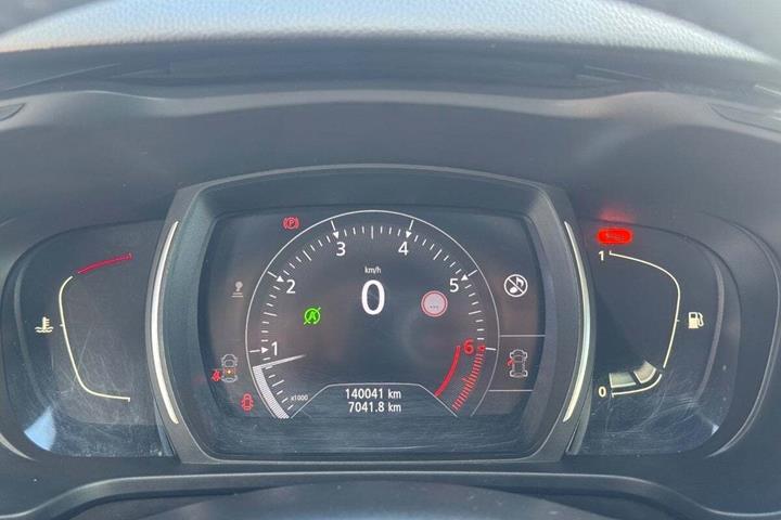 Grå Renault Kadjar fra 2018