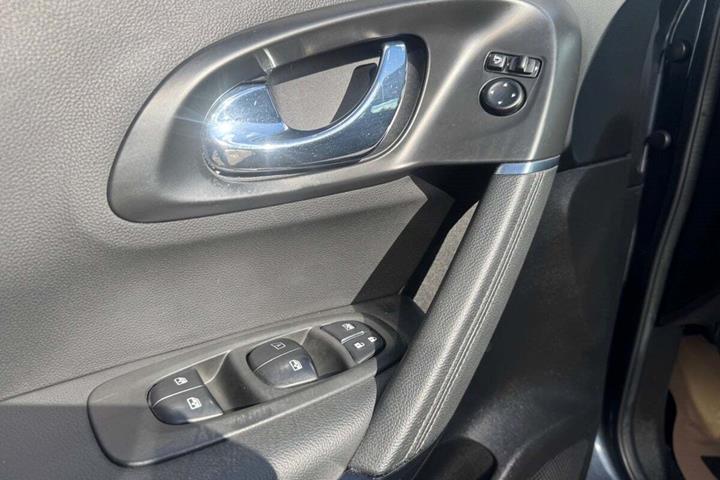 Grå Renault Kadjar fra 2018