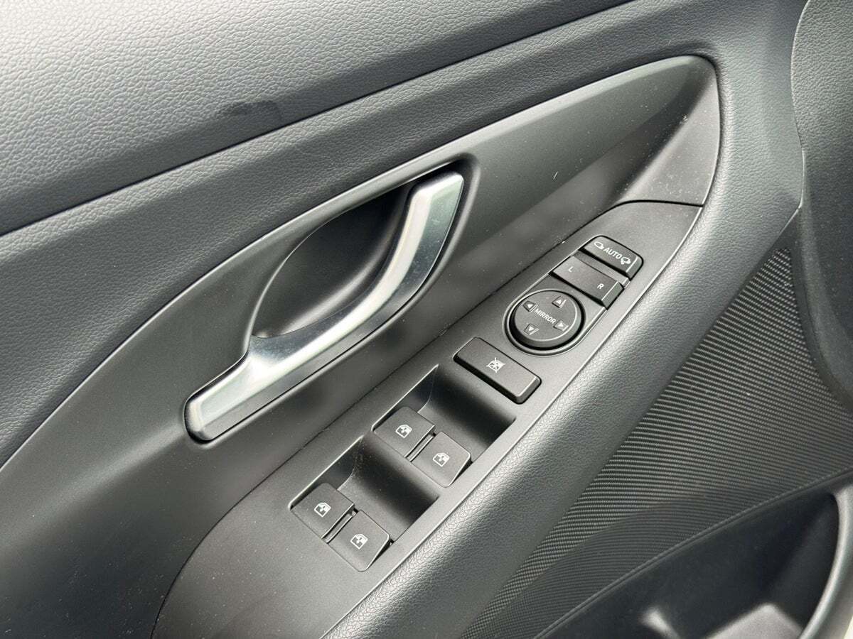 Hvid Hyundai i30 fra 2017