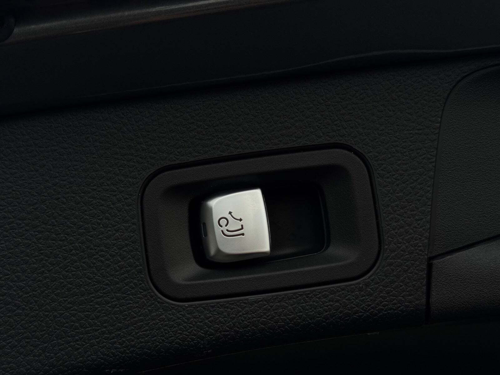 undefined Mercedes C300 de fra 2021