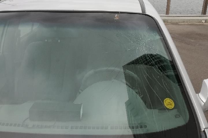 Grå Hyundai Accent fra 2001