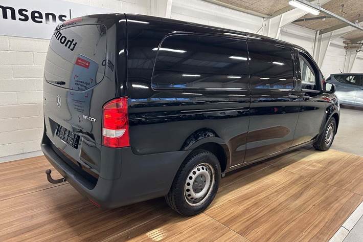 Sort Mercedes Vito 116 fra 2017