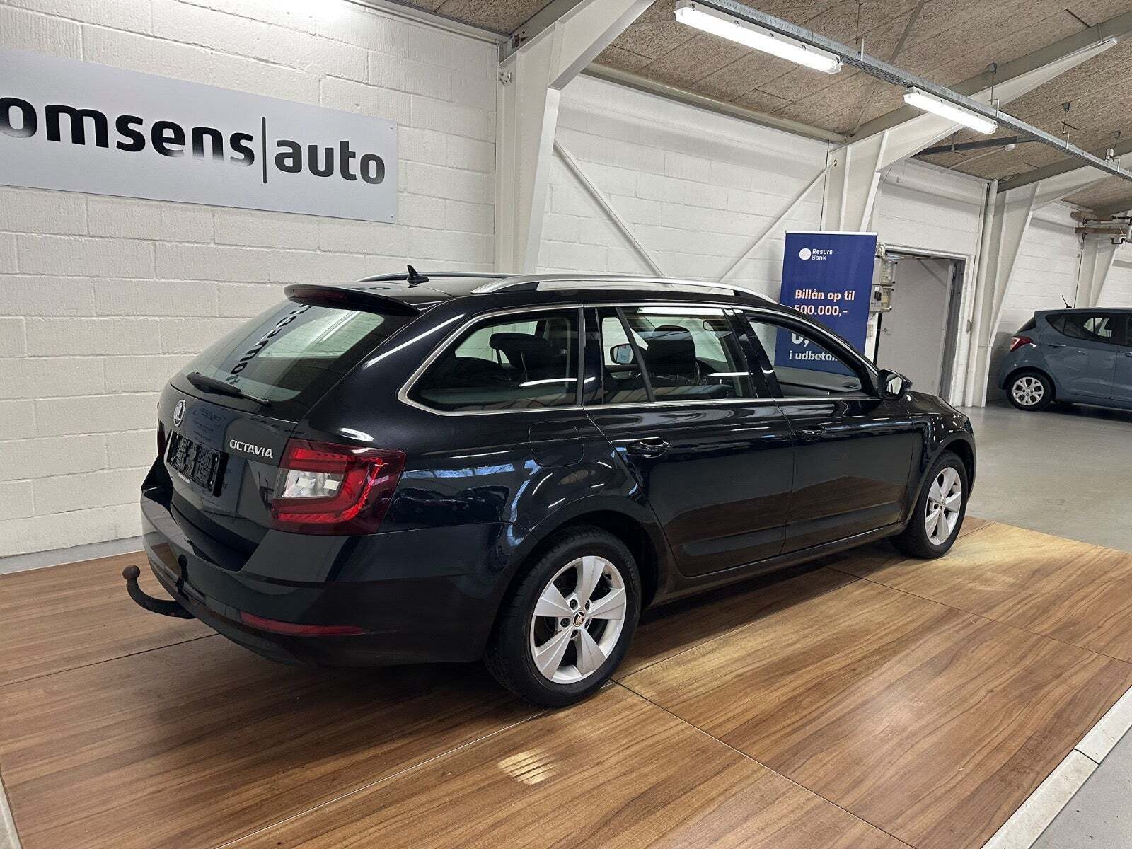 Sort Skoda Octavia fra 2020