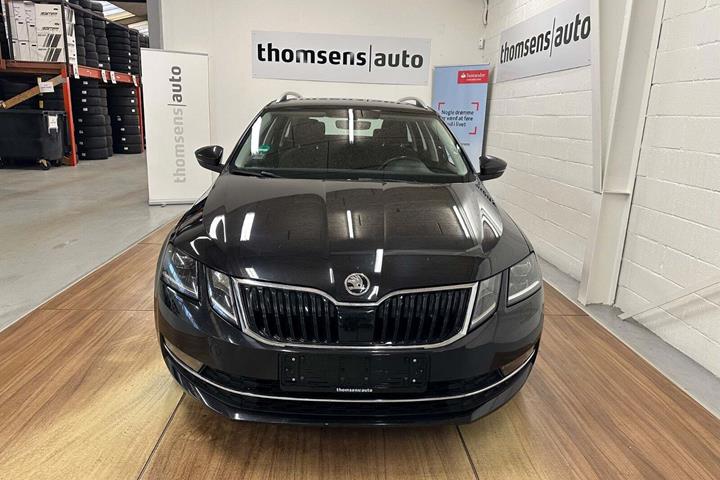 Sort Skoda Octavia fra 2020