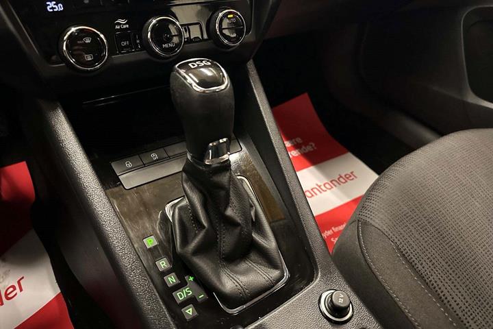 Sort Skoda Octavia fra 2020
