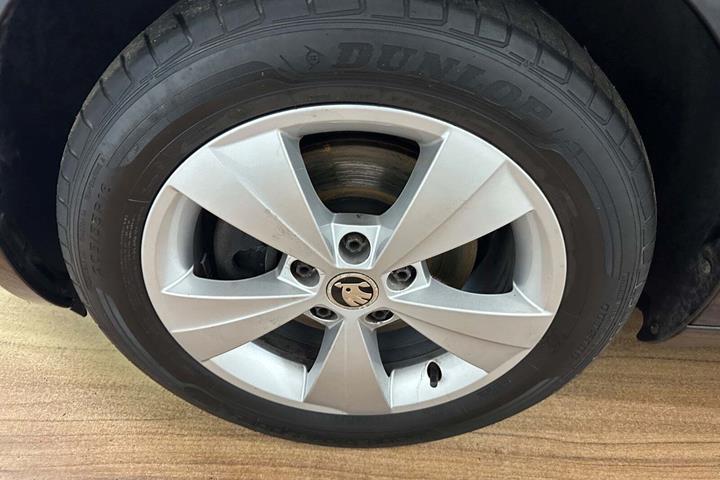 Sort Skoda Octavia fra 2020