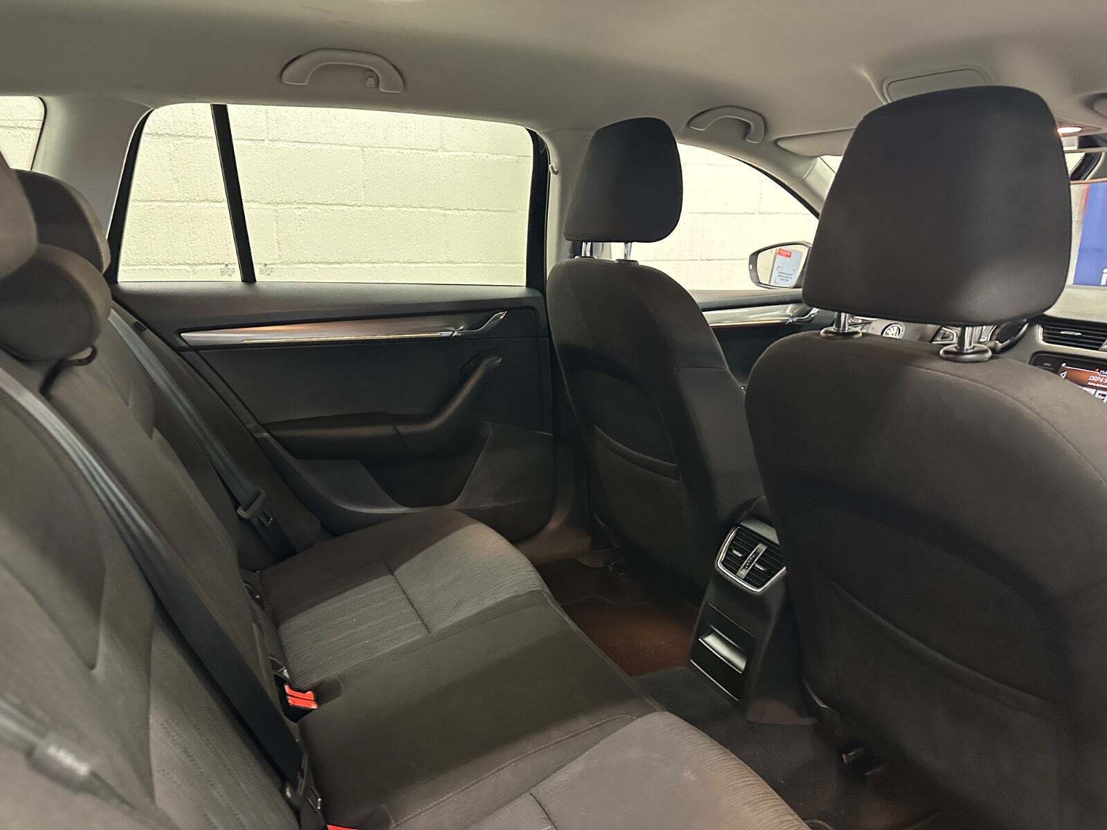 Sort Skoda Octavia fra 2020