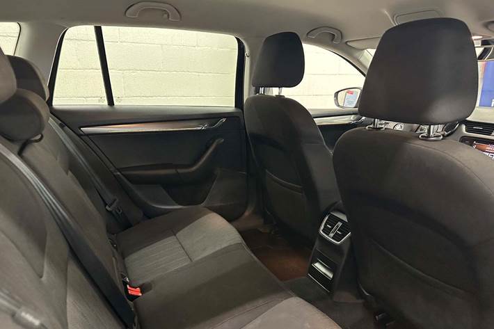 Sort Skoda Octavia fra 2020