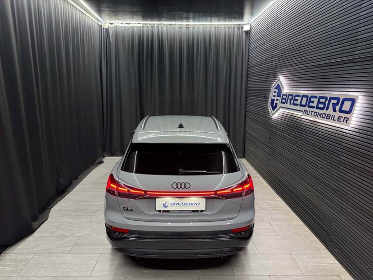Audi Q4 e-tron 45 S-line