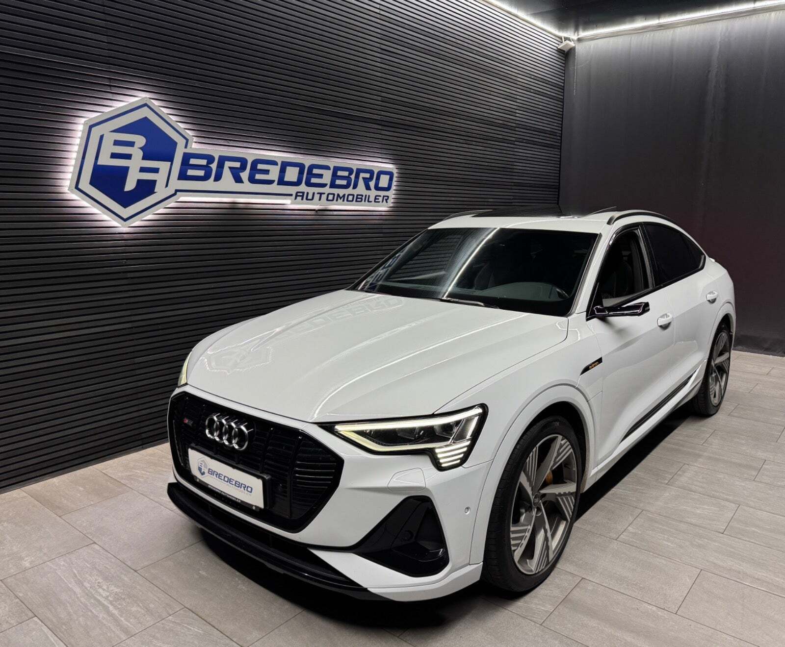 Audi e-tron 55 S-line Sportback quattro