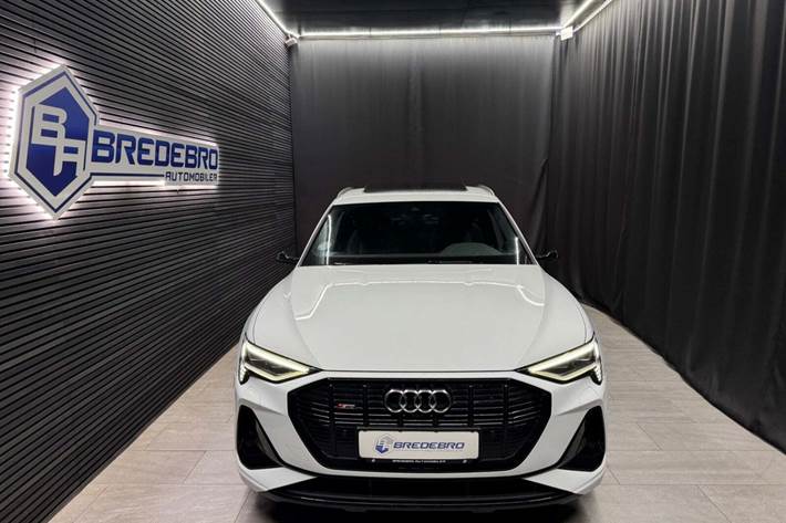 Hvid Audi e-tron fra 2021