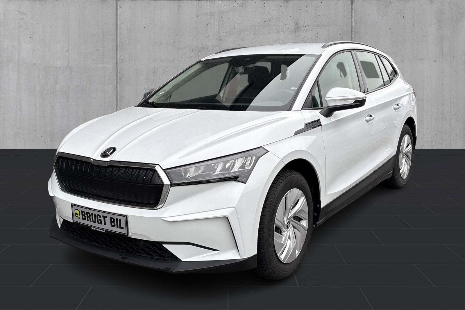 Hvid Skoda Enyaq fra 2023