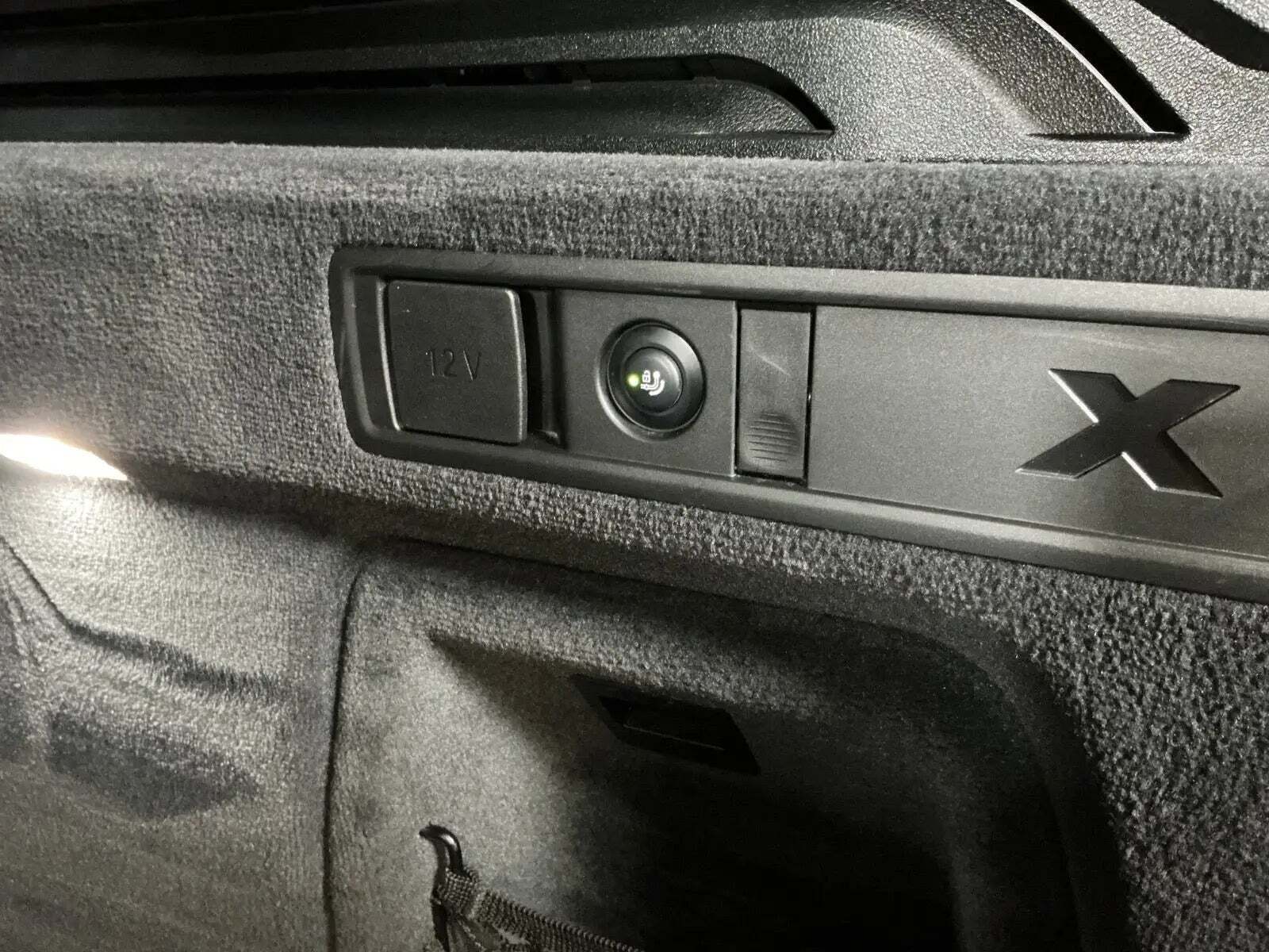 Grøn BMW X5 fra 2022