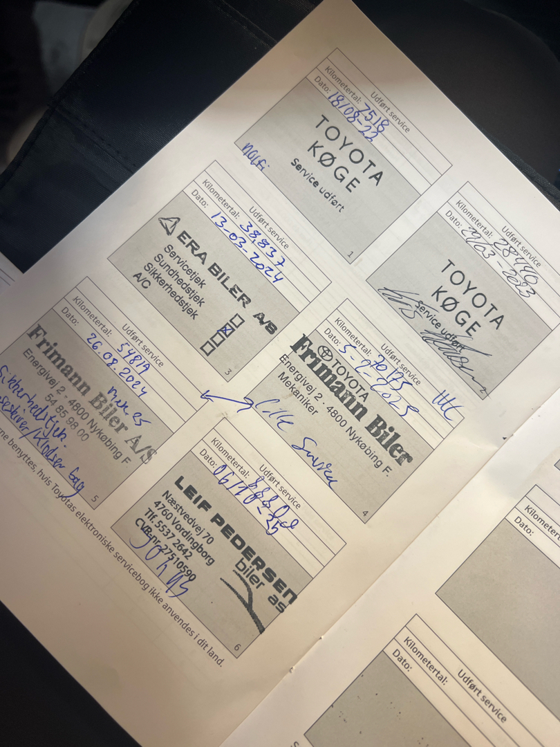 Grøn Toyota Corolla fra 2022