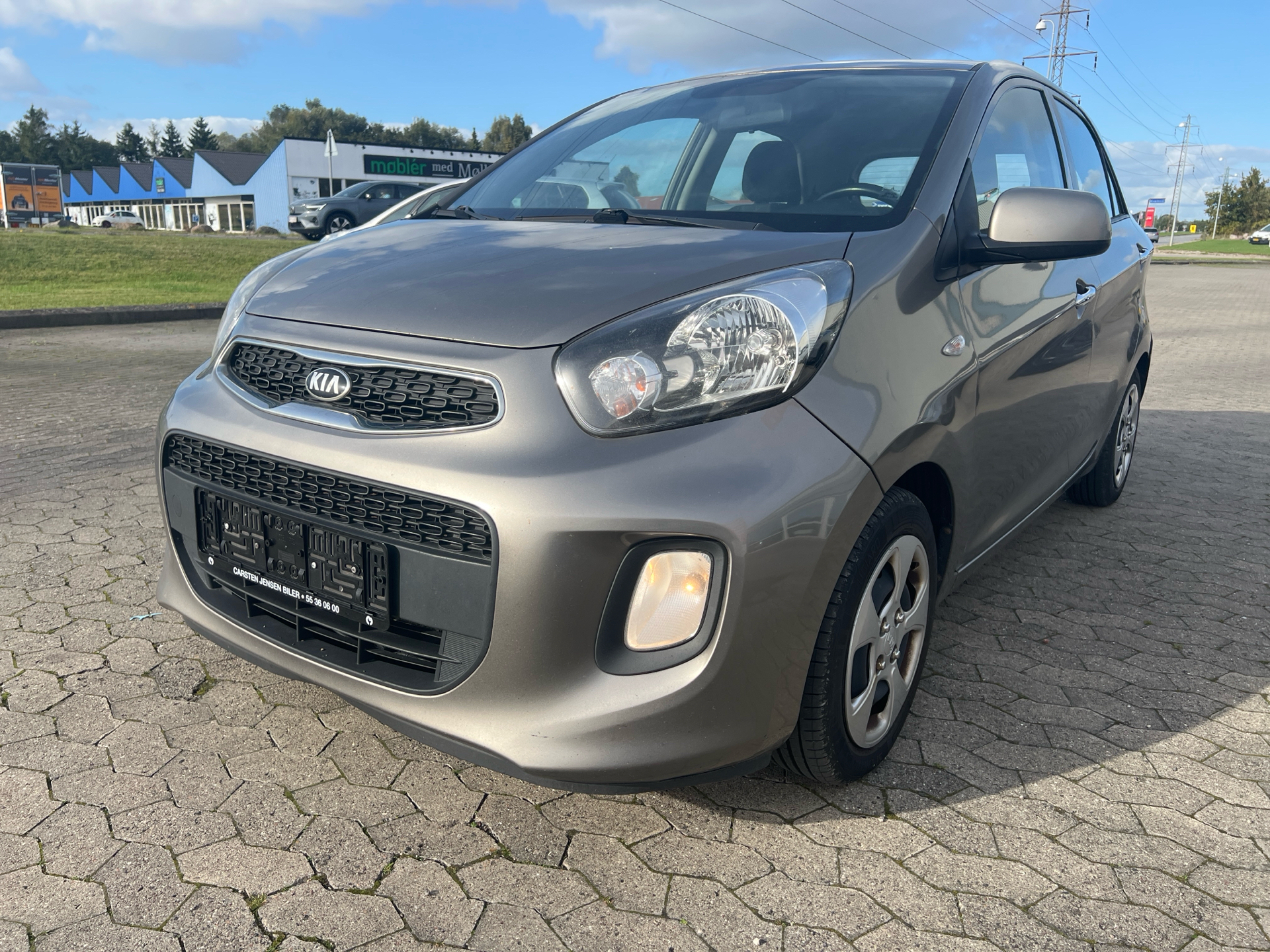 Grå Kia Picanto fra 2015