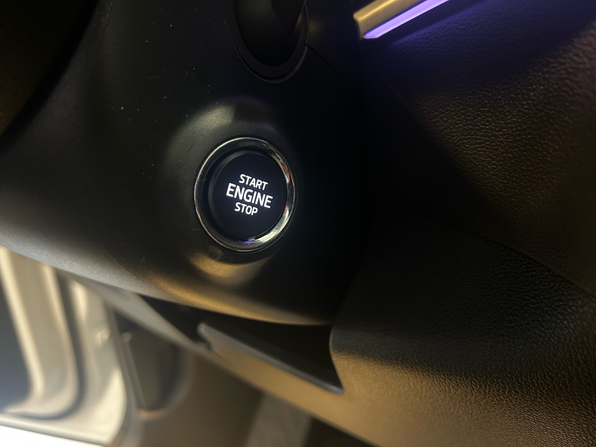 Hvid Skoda Karoq fra 2019